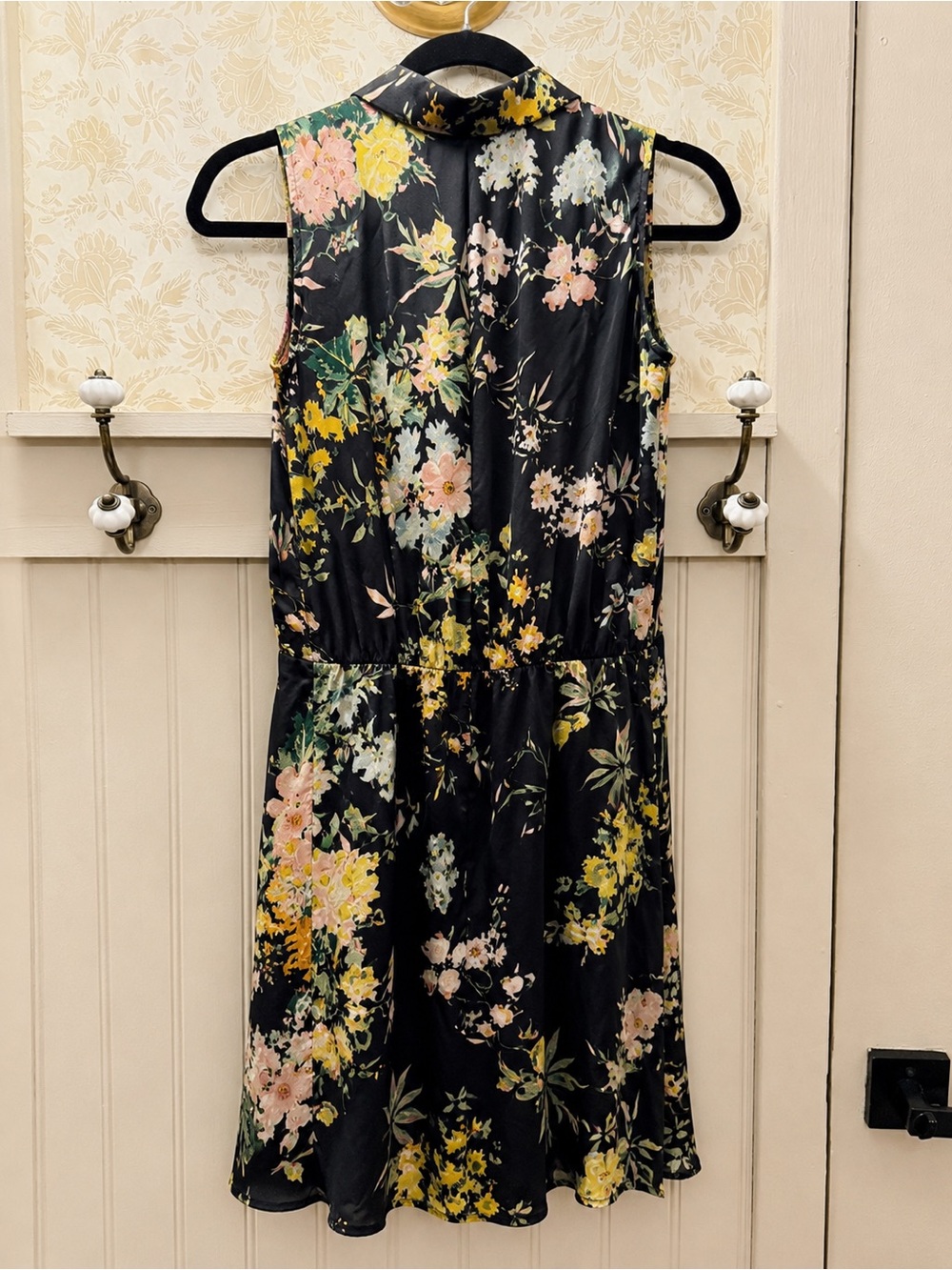 NWT Petal & Pup Anabelle Black Floral Halter Neck Midi Dress Small - Picture 7 of 8